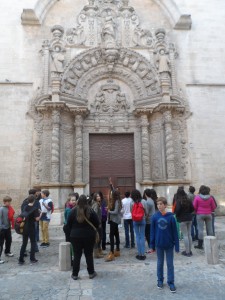 Façana de l'església de Monti-sion... on són en Dragó i en Caragol?